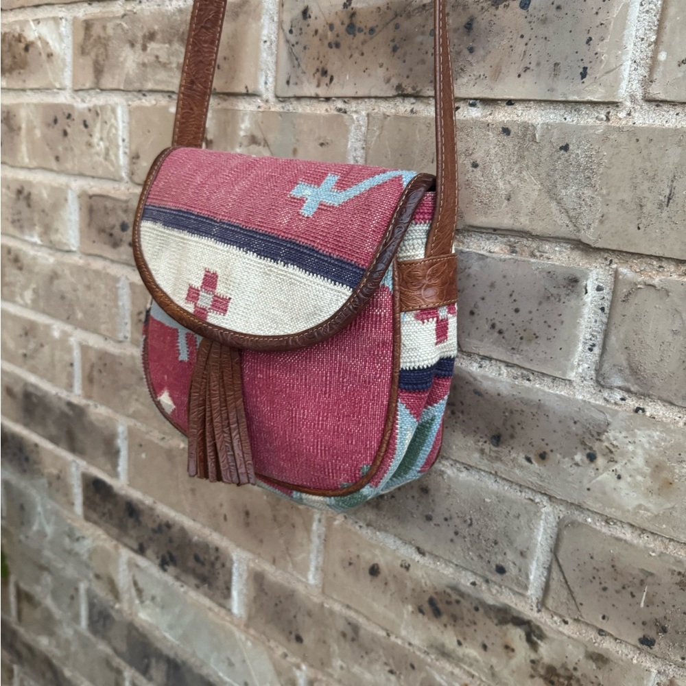 Artisan Southwestern Bohemian Saddle Blanket Leather Strap Crossbody Bag - Picture 3 of 15